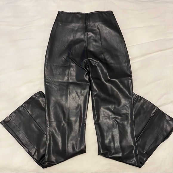 Abercrombie Curve Love Vegan Leather Split-Hem Flare Pants - Picture 2 of 5